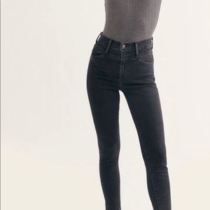 Levi’s Mile High Ankle Booty Jeans